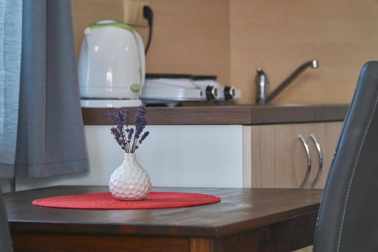 Apartmany Marjanka Jenisovice  ภายนอก รูปภาพ